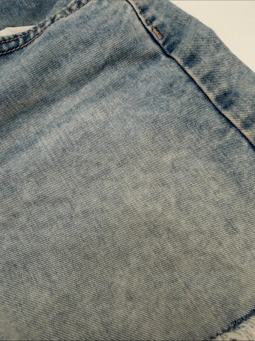 Old Navy Light Wash Denim Frayed-Hem Shorts